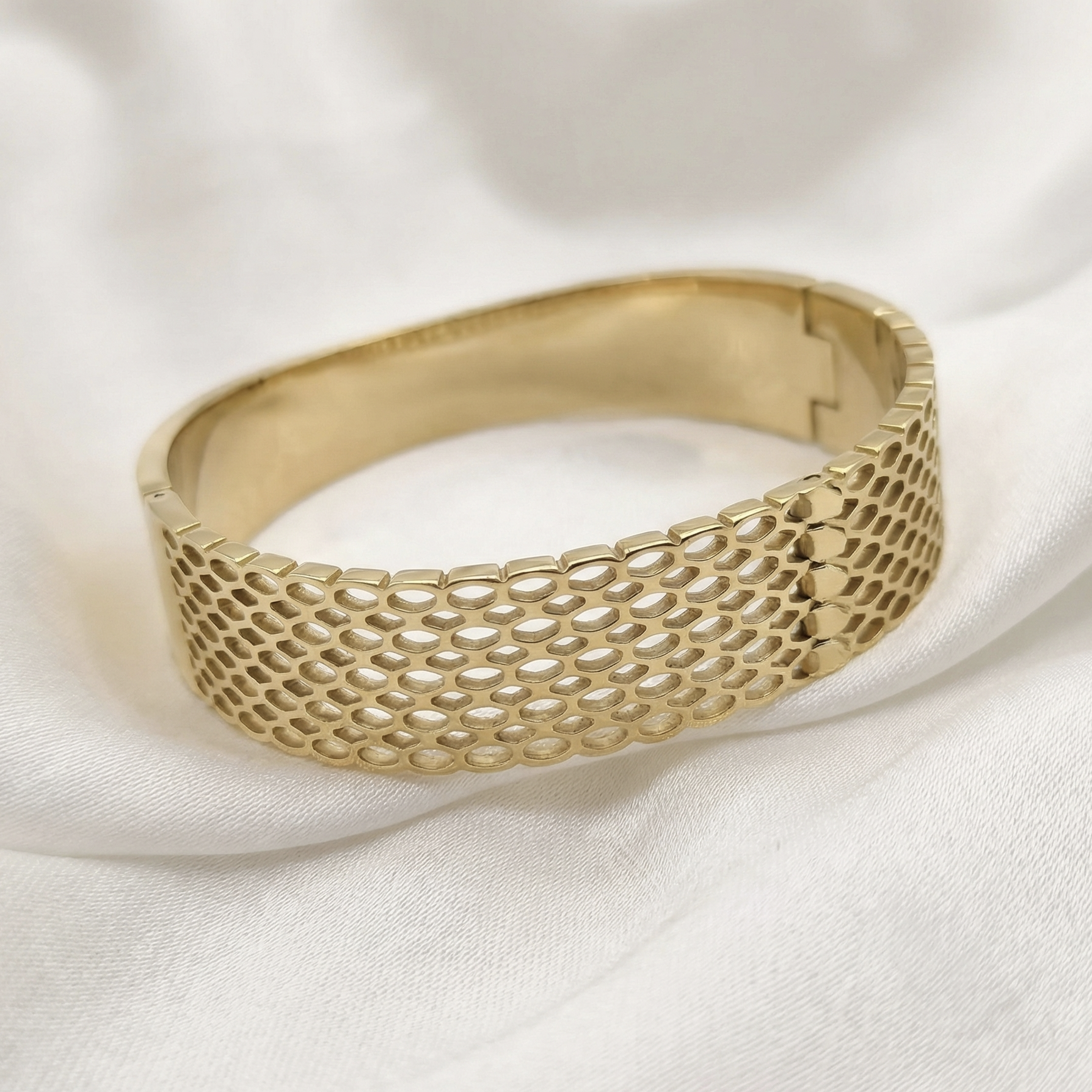Wear Confidence.Wear Gold